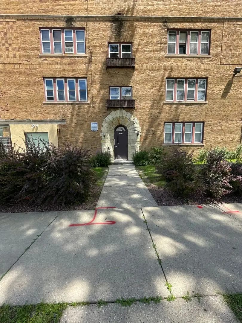 3072 N 49th St - Apartment - 1