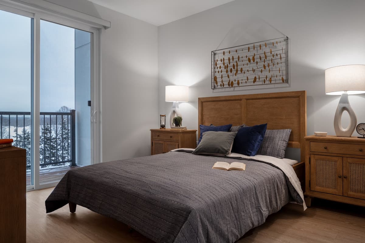 Milwaukee County apartments for rent - image - a bedroom with a bed and a window