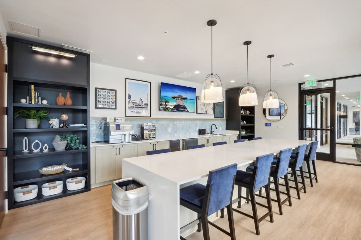 2929 on Mayfair - Apartment - 29