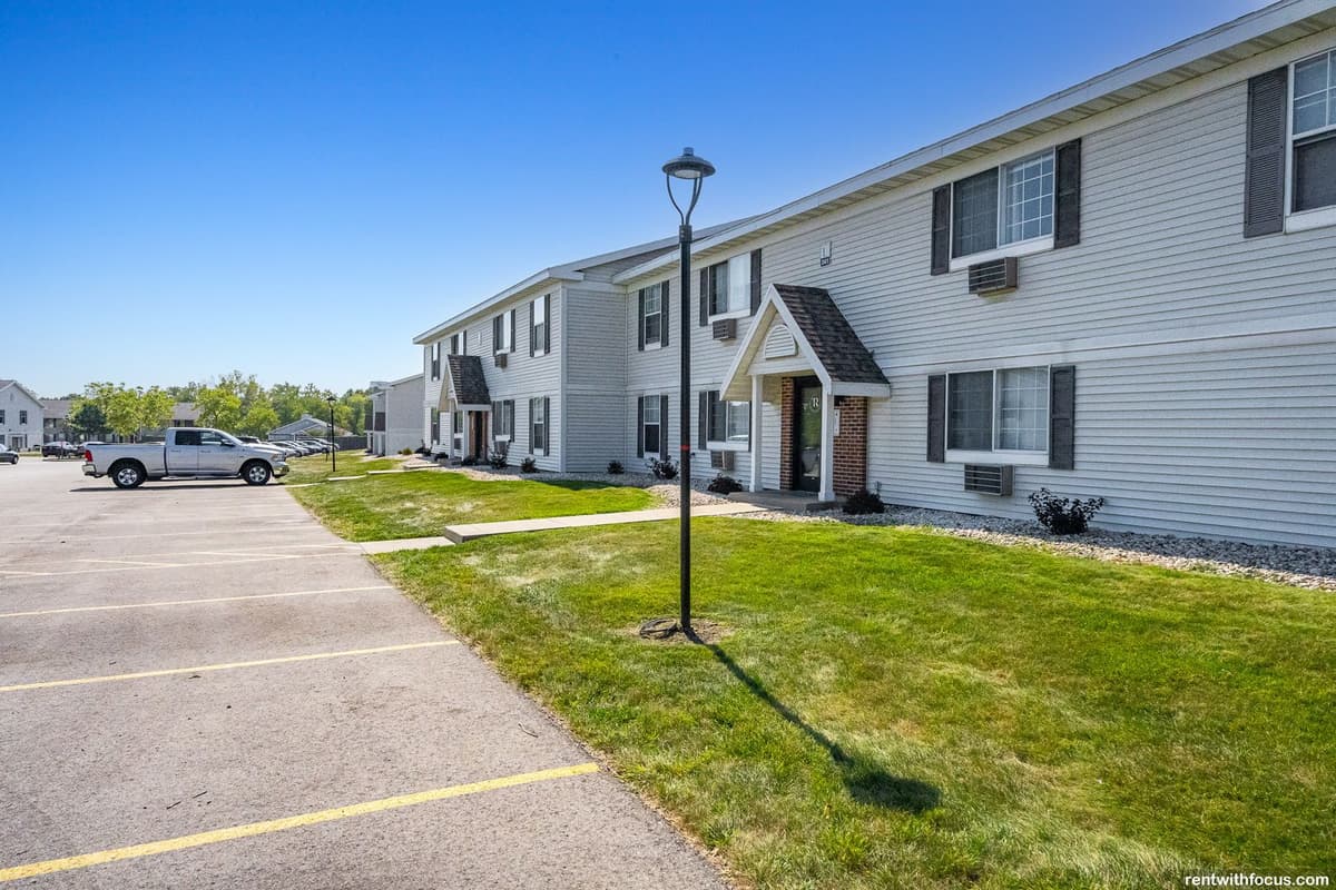 Milwaukee County apartments for rent - Property image - The Reserve on Southtowne I - 3