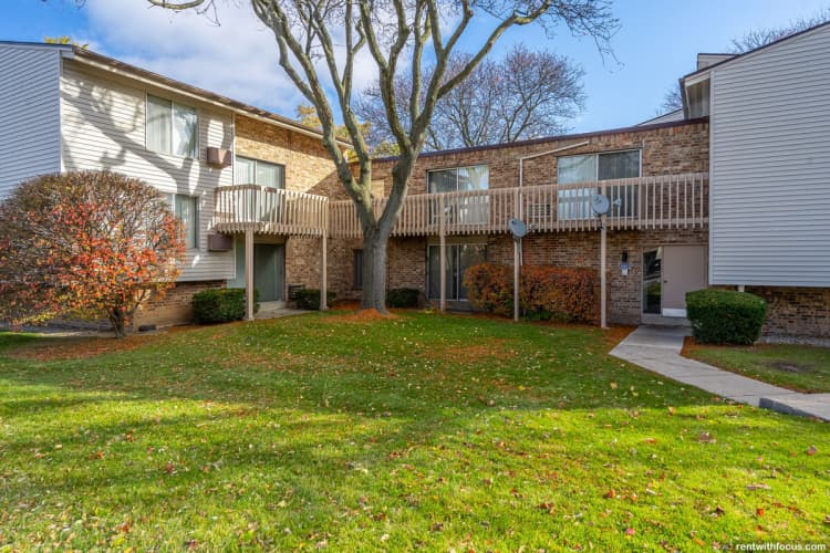 Milwaukee County apartments for rent - image - large (11).jpg