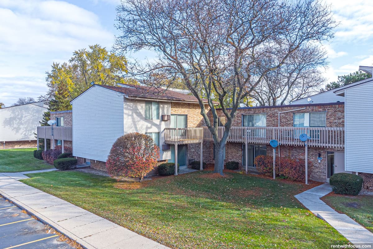 Milwaukee County apartments for rent - image - large (19).jpg