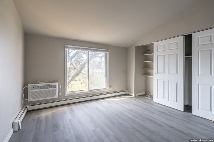 Milwaukee County apartments for rent - image - large (25).jpg