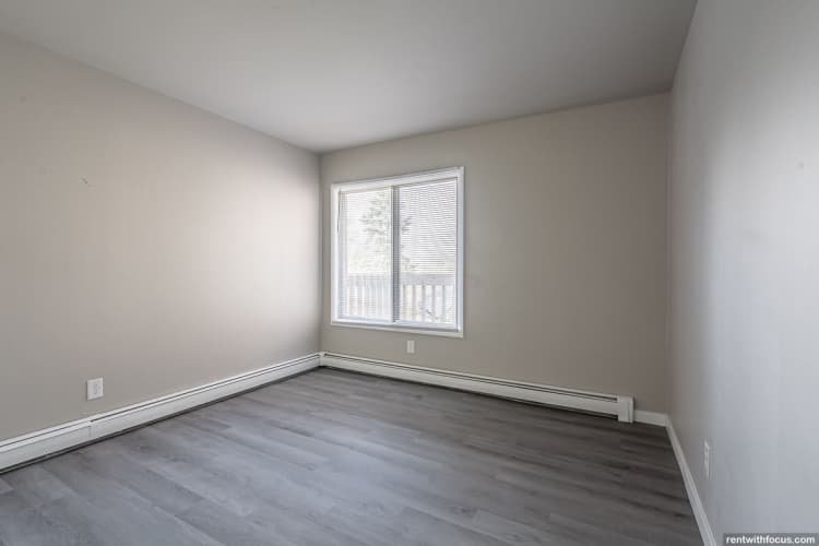 Milwaukee County apartments for rent - image - large (3).jpg
