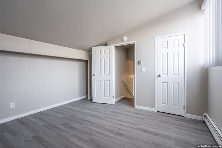 Milwaukee County apartments for rent - image - large (31).jpg