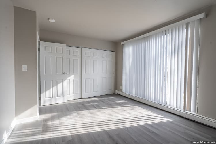 Milwaukee County apartments for rent - image - large (5).jpg