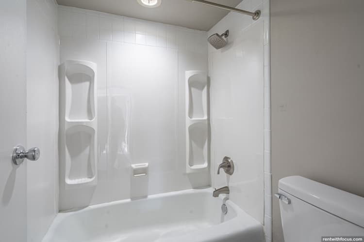 Milwaukee County apartments for rent - image - large (7).jpg