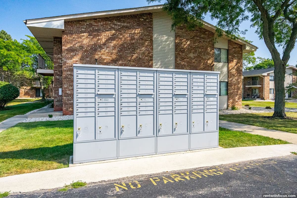 Milwaukee County apartments for rent - Property image - Franklin Park - 3