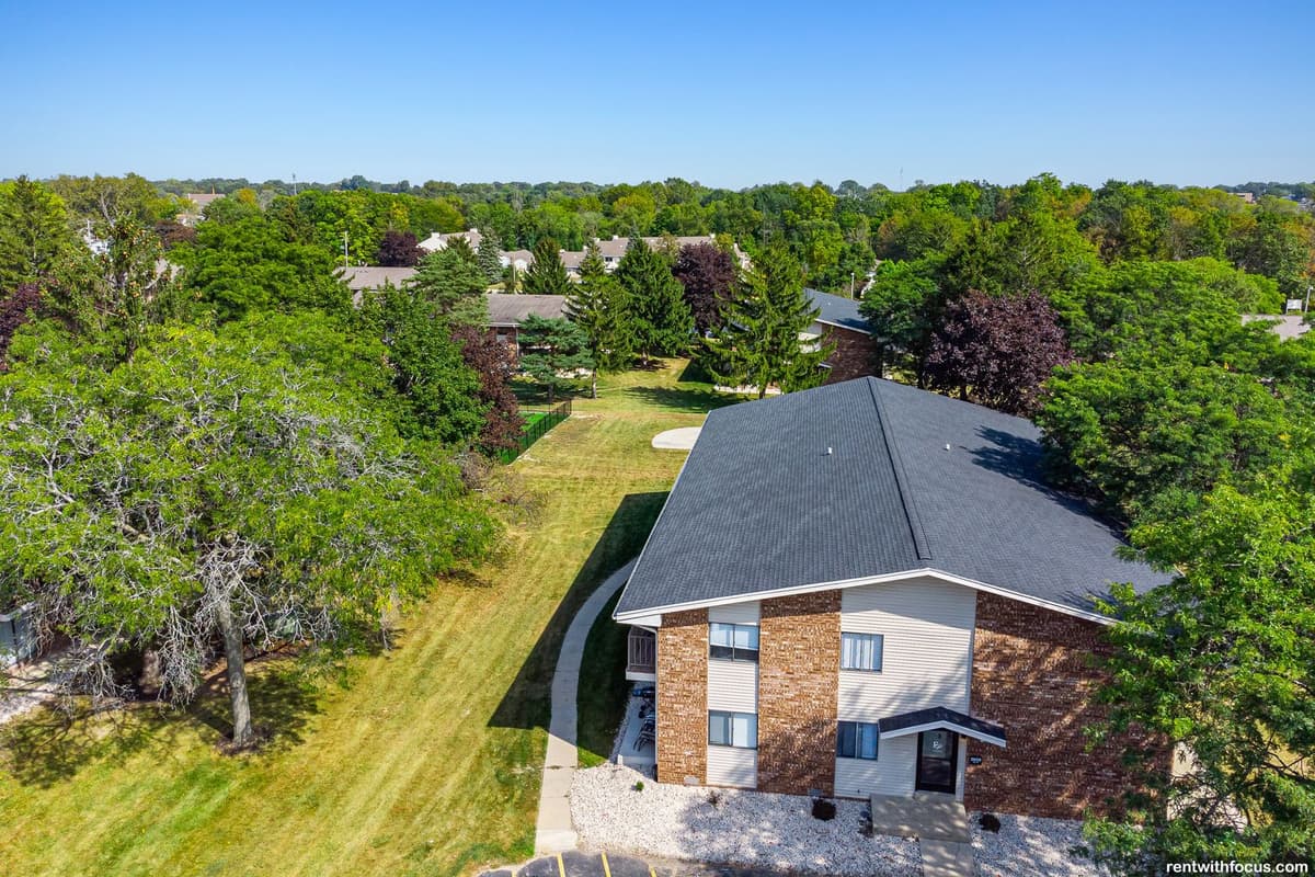 Milwaukee County apartments for rent - Property image - Franklin Park - 2