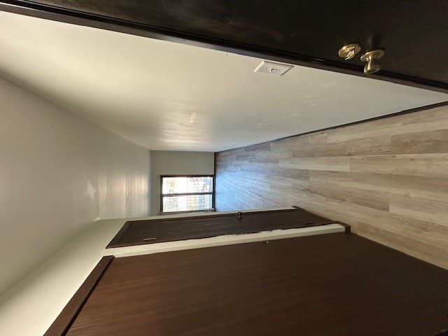 Milwaukee County apartments for rent - image - Entrance Hallway.jpg