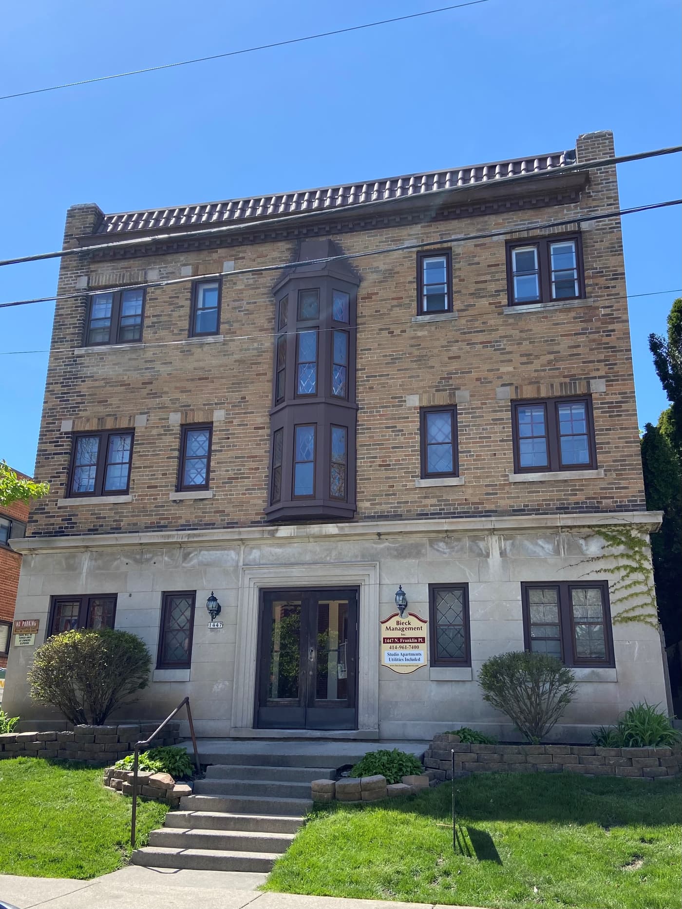 Milwaukee County apartments for rent - Property image - 1447 N. Franklin Pl. - 1