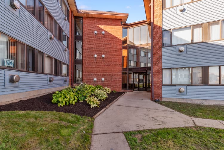 Milwaukee County apartments for rent - image - 4601_Exterior_F.jpg