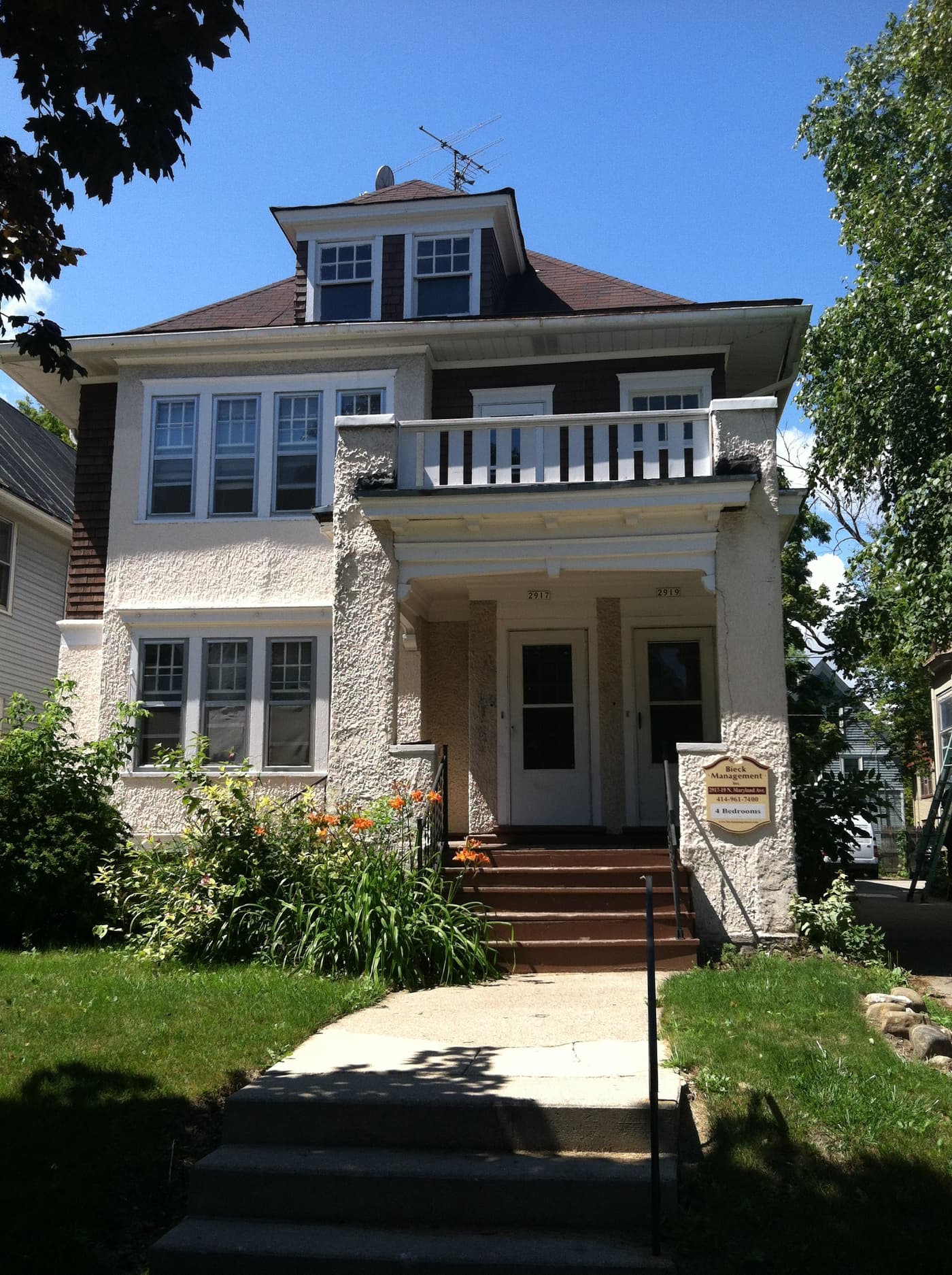Milwaukee County apartments for rent - Property image - 2911-19 N. Maryland Ave - 2