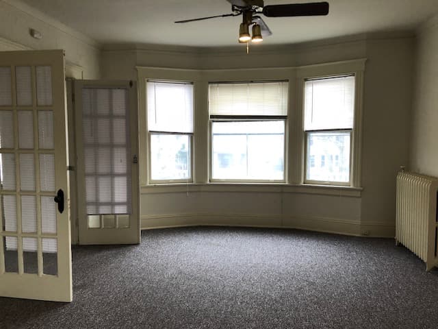 Milwaukee County apartments for rent - Property image - 2911-19 N. Maryland Ave - 3