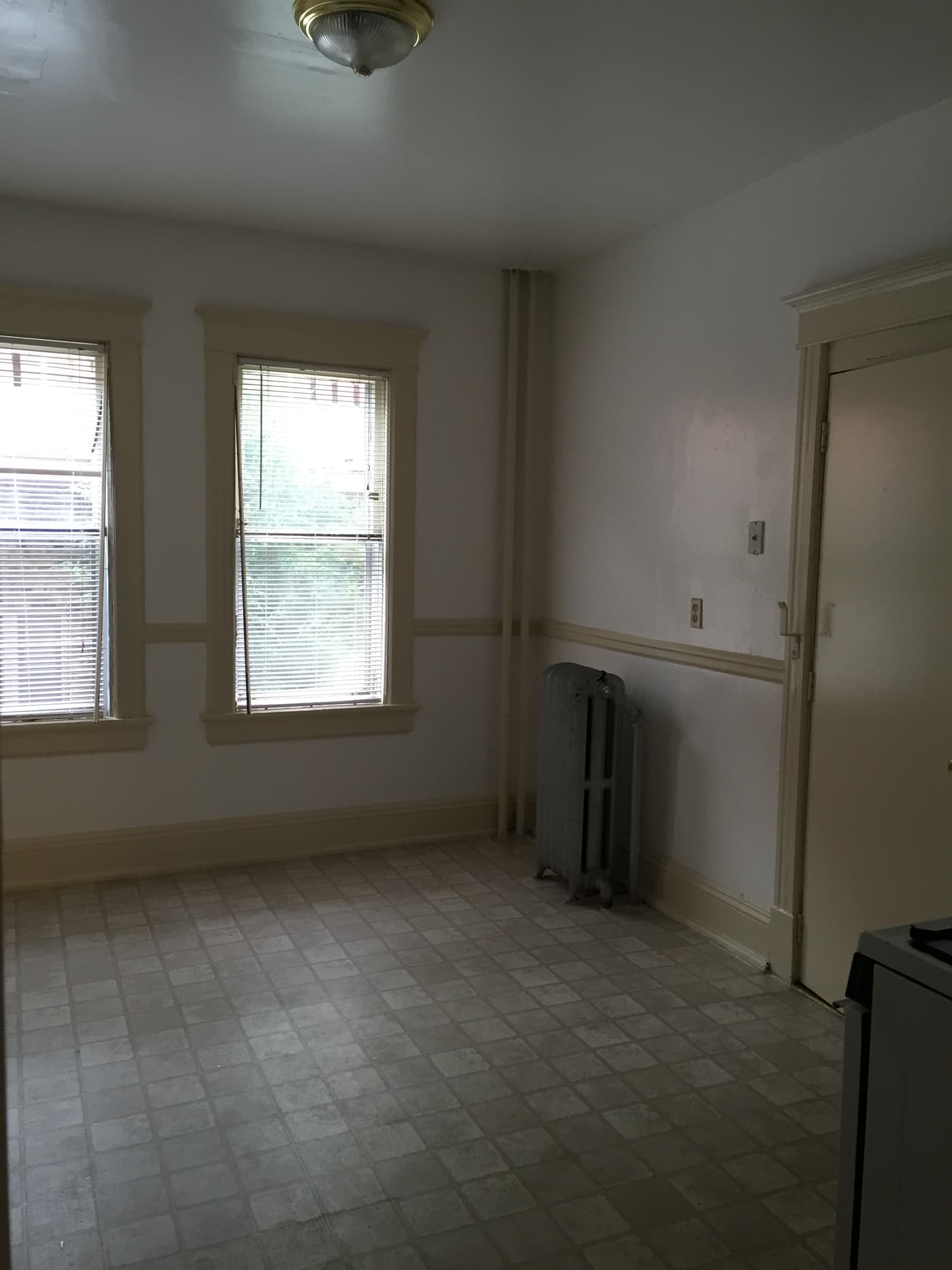 2911-19 N. Maryland Ave - Apartment - 14