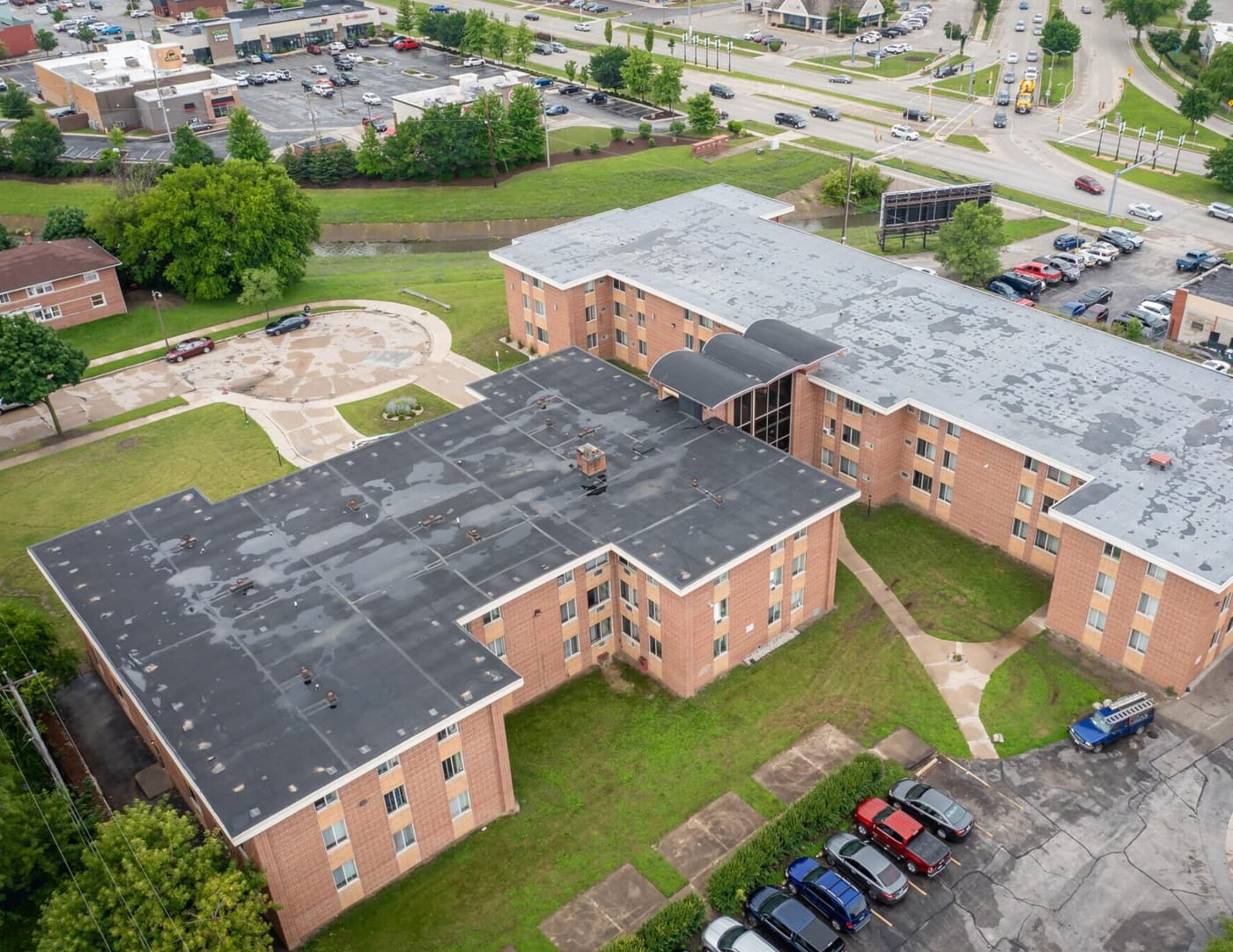 Milwaukee County apartments for rent - Property image - Southport Apartments - 2