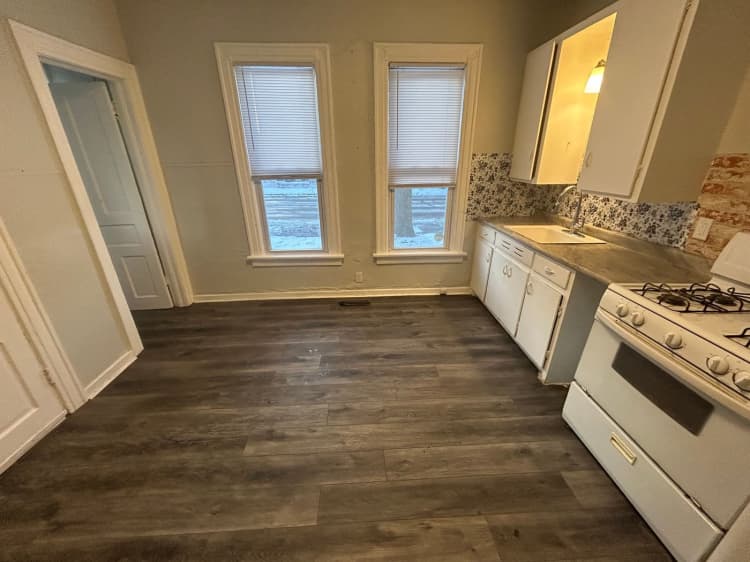 Milwaukee County apartments for rent - image - large (5).jpeg