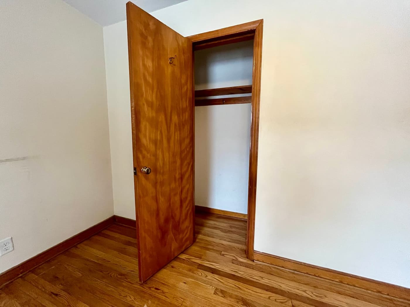 7254 W. Center St. - Apartment - 15