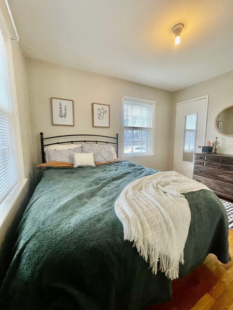 4282 N Wilson Dr - Apartment - 10