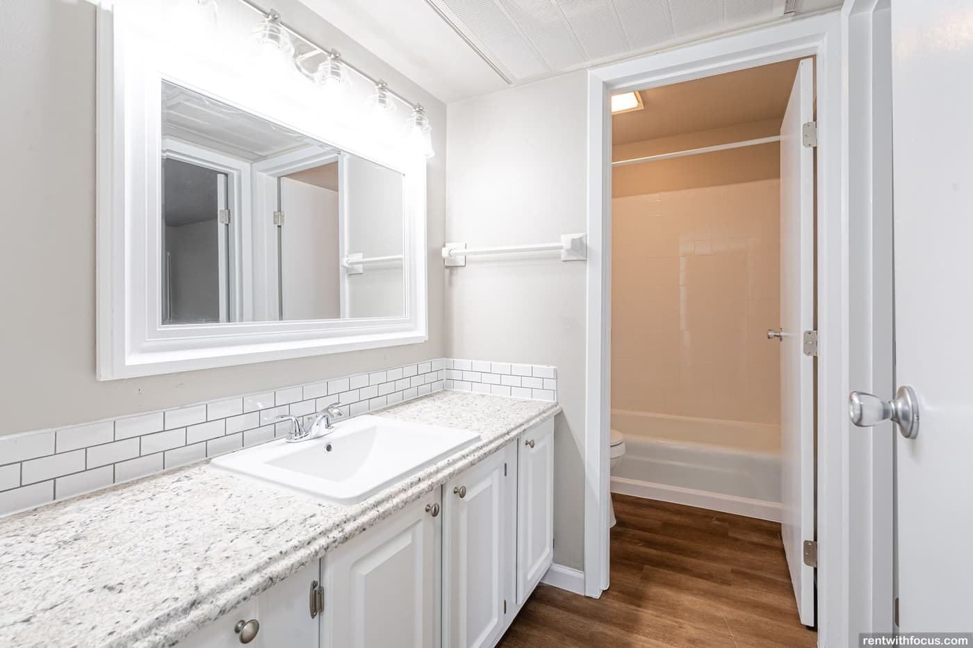 Apple Ridge Townhomes - 8832 - Apartment - 16
