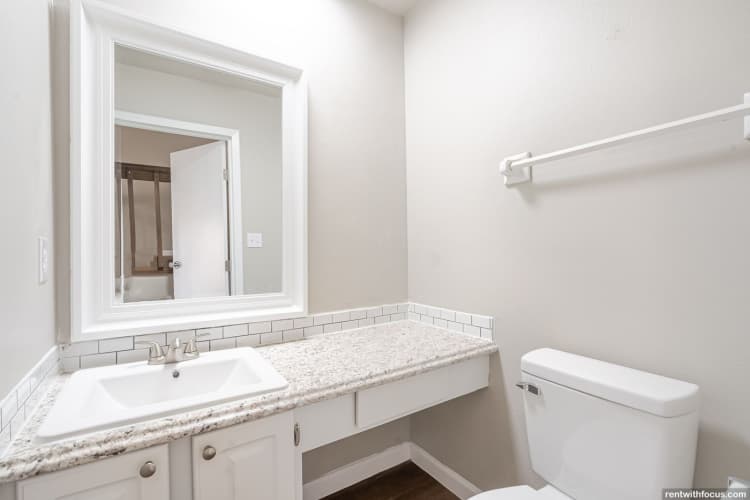 Milwaukee County apartments for rent - image - large (5).jpg