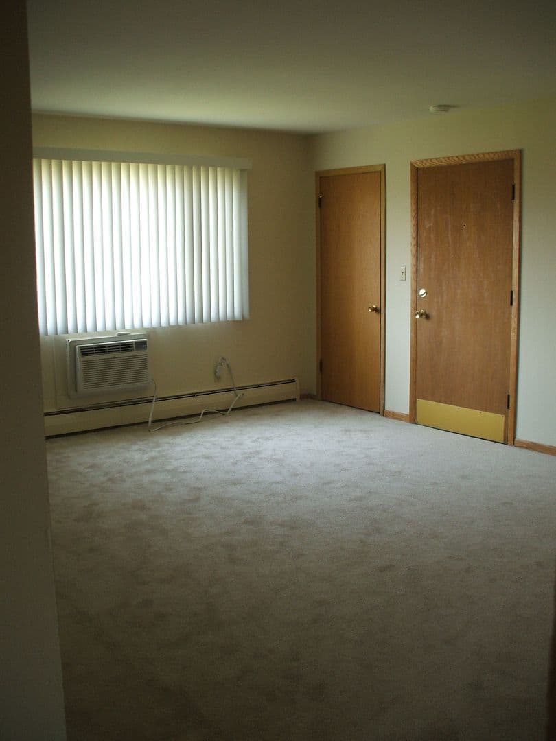 Oak Park Apartments - Apartment - 10
