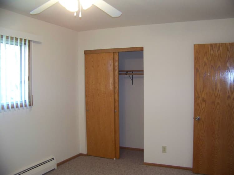 Milwaukee County apartments for rent - image - large (8).jpg