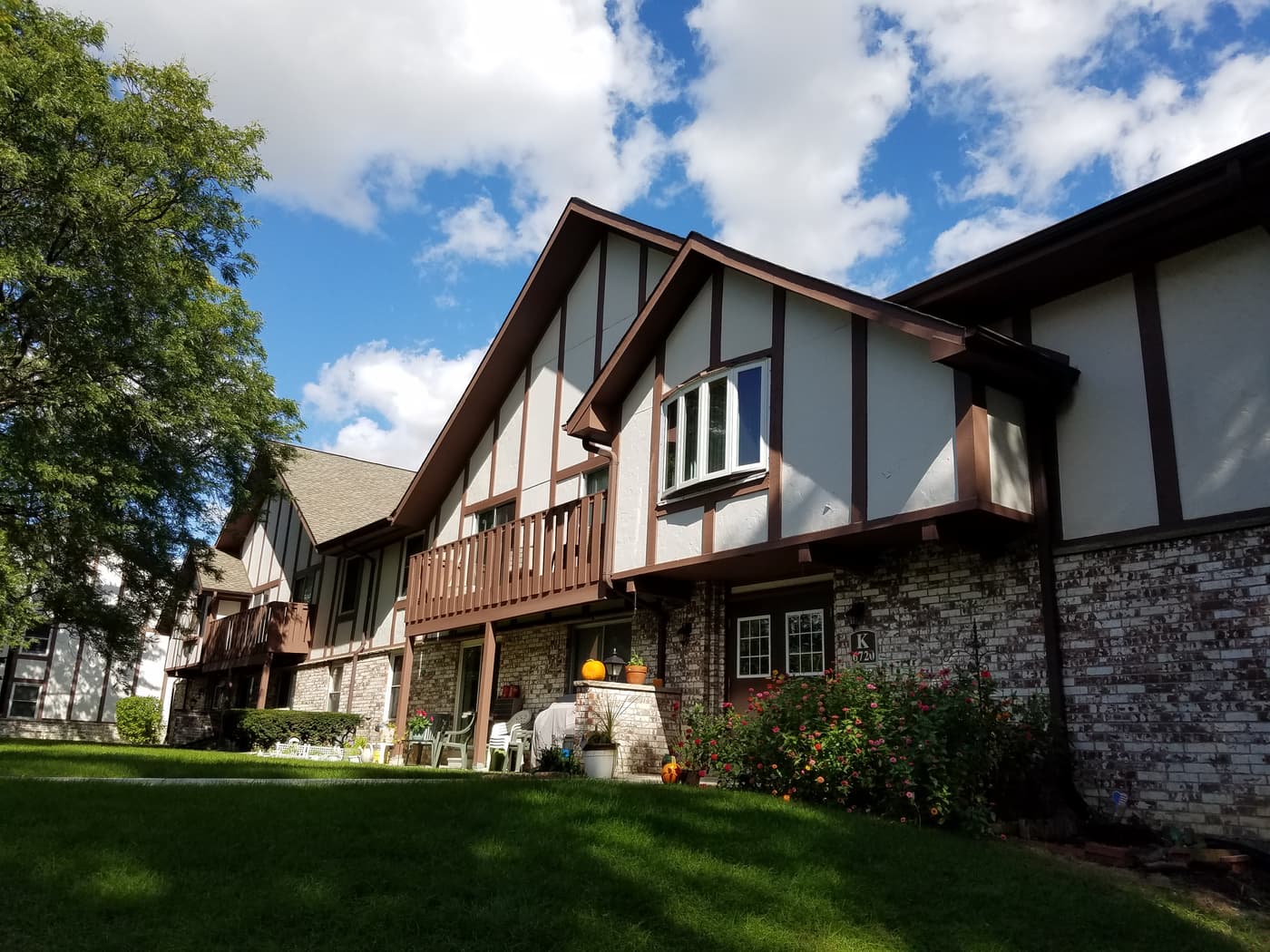 Milwaukee County apartments for rent - Property image - English Meadows Apartment Homes - 2