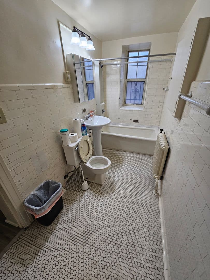 1130 N. Van Buren - Apartment - 20
