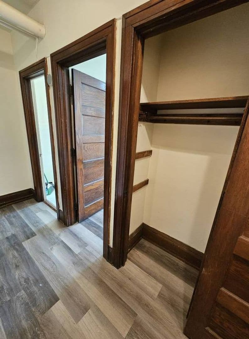 1130 N. Van Buren - Apartment - 29