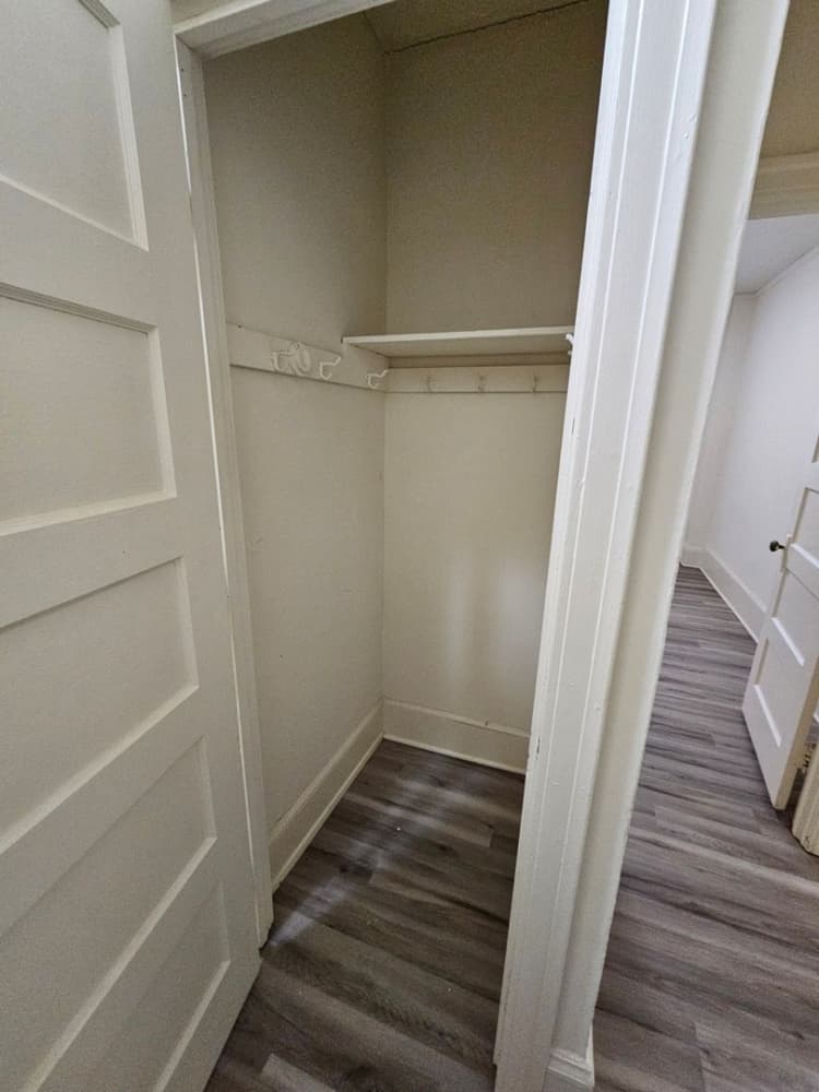 Milwaukee County apartments for rent - image - large (8).jpg