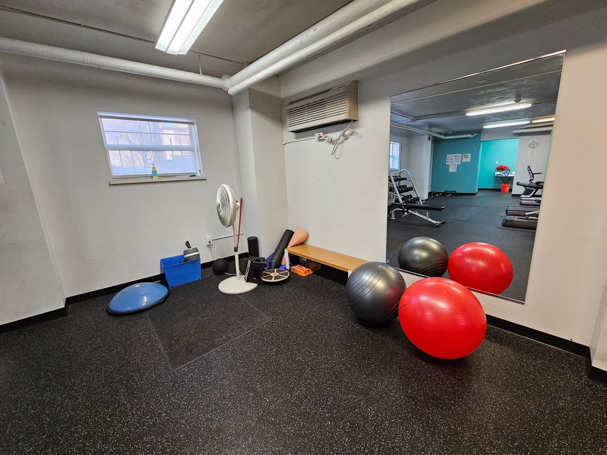 1130 N. Van Buren - Apartment - 6