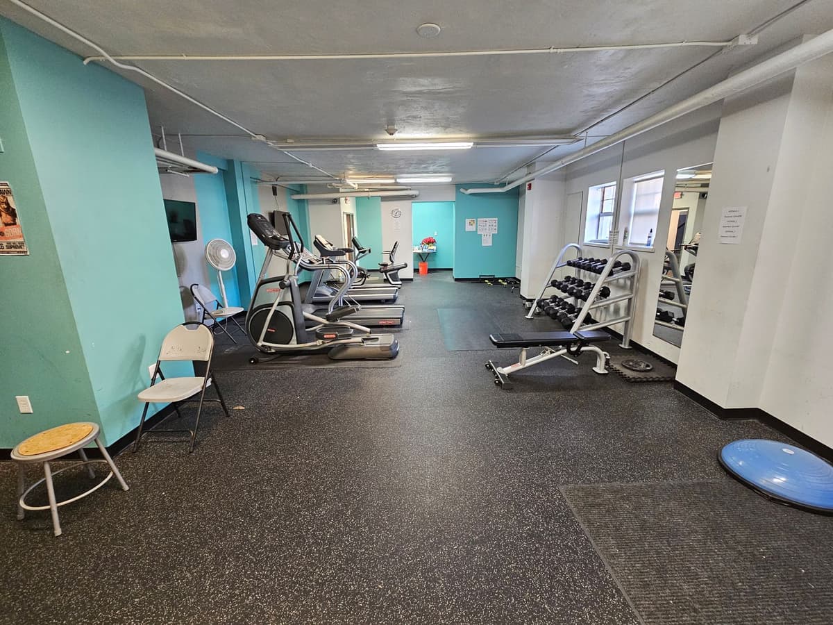 1130 N. Van Buren - Apartment - 5