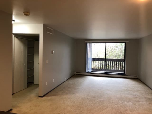 Milwaukee County apartments for rent - image - IMG_4689.jpg
