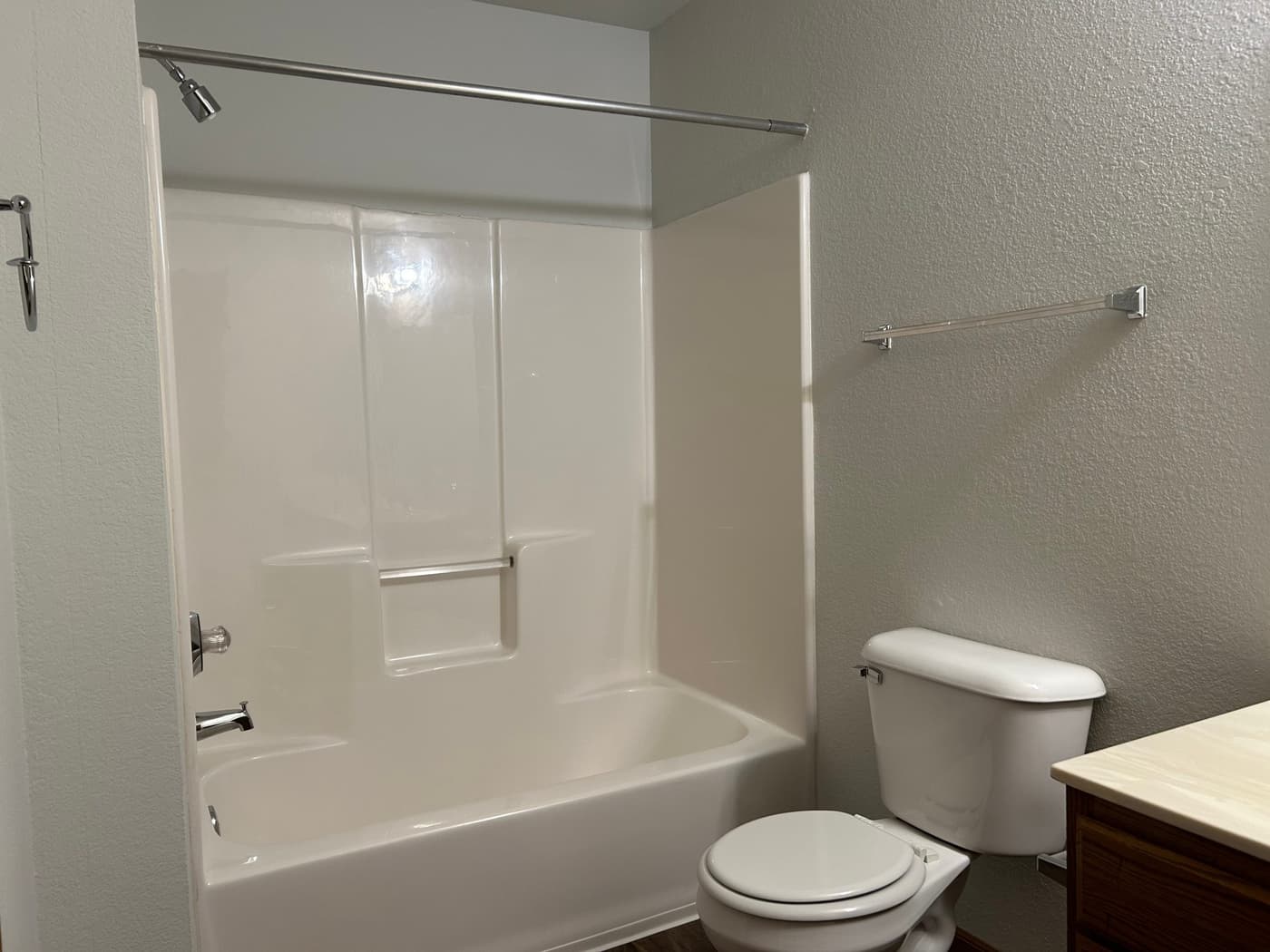 9060-9100 W Oklahoma Avenue - Apartment - 15