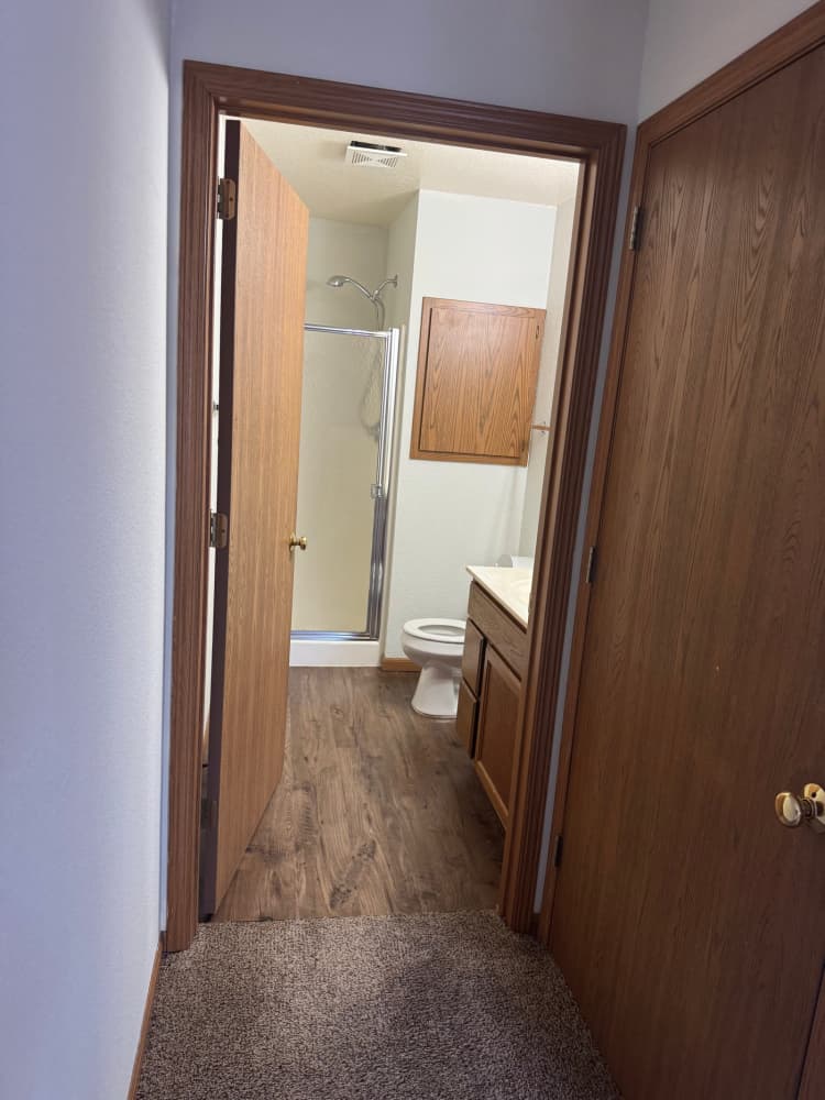 Milwaukee County apartments for rent - image - bath-scaled.jpg