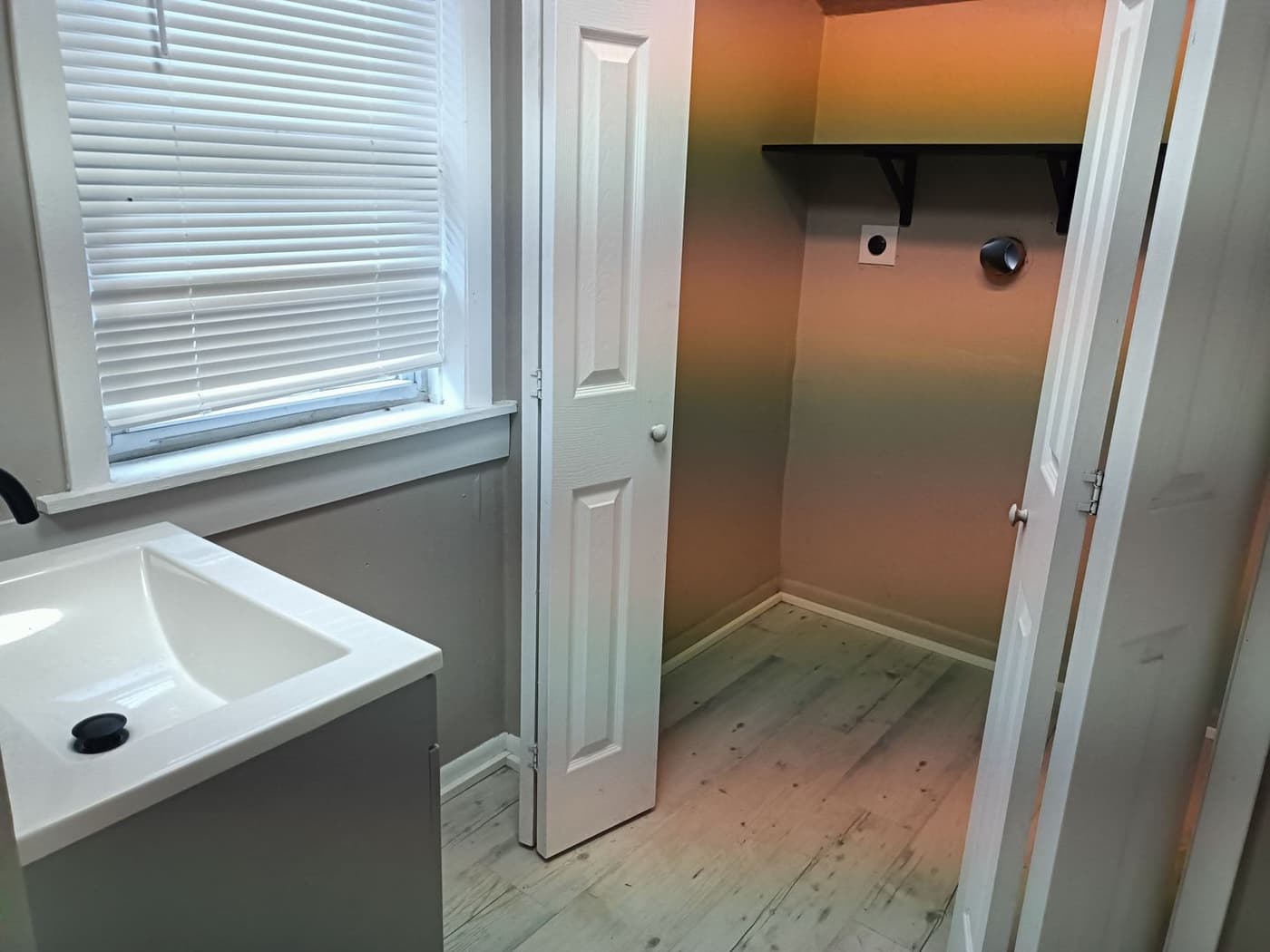 352 E Lincoln Ave - Apartment - 16