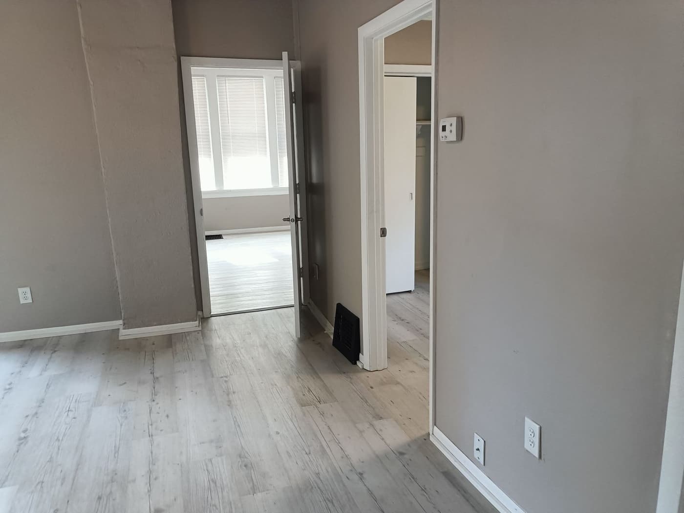 352 E Lincoln Ave - Apartment - 6