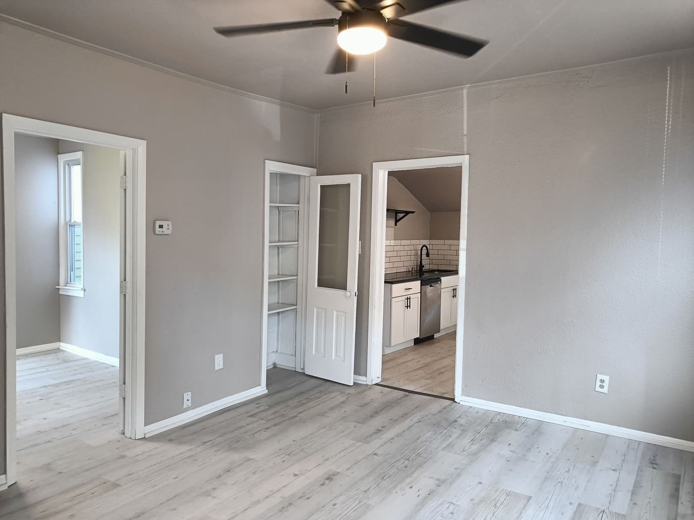 352 E Lincoln Ave - Apartment - 12