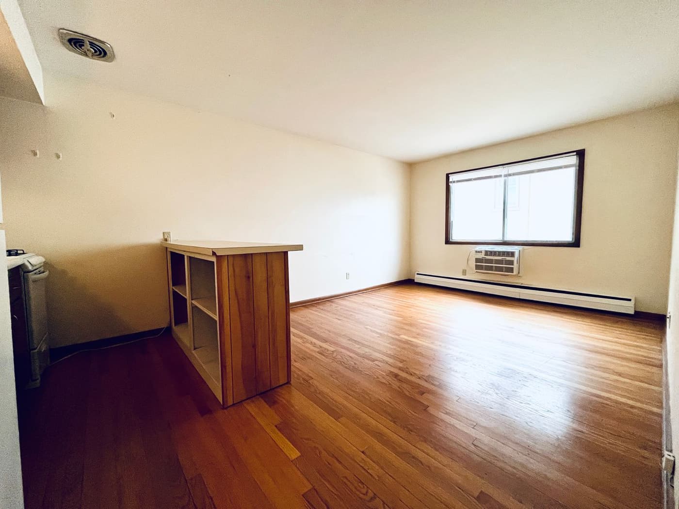 1652 Humboldt - Apartment - 9