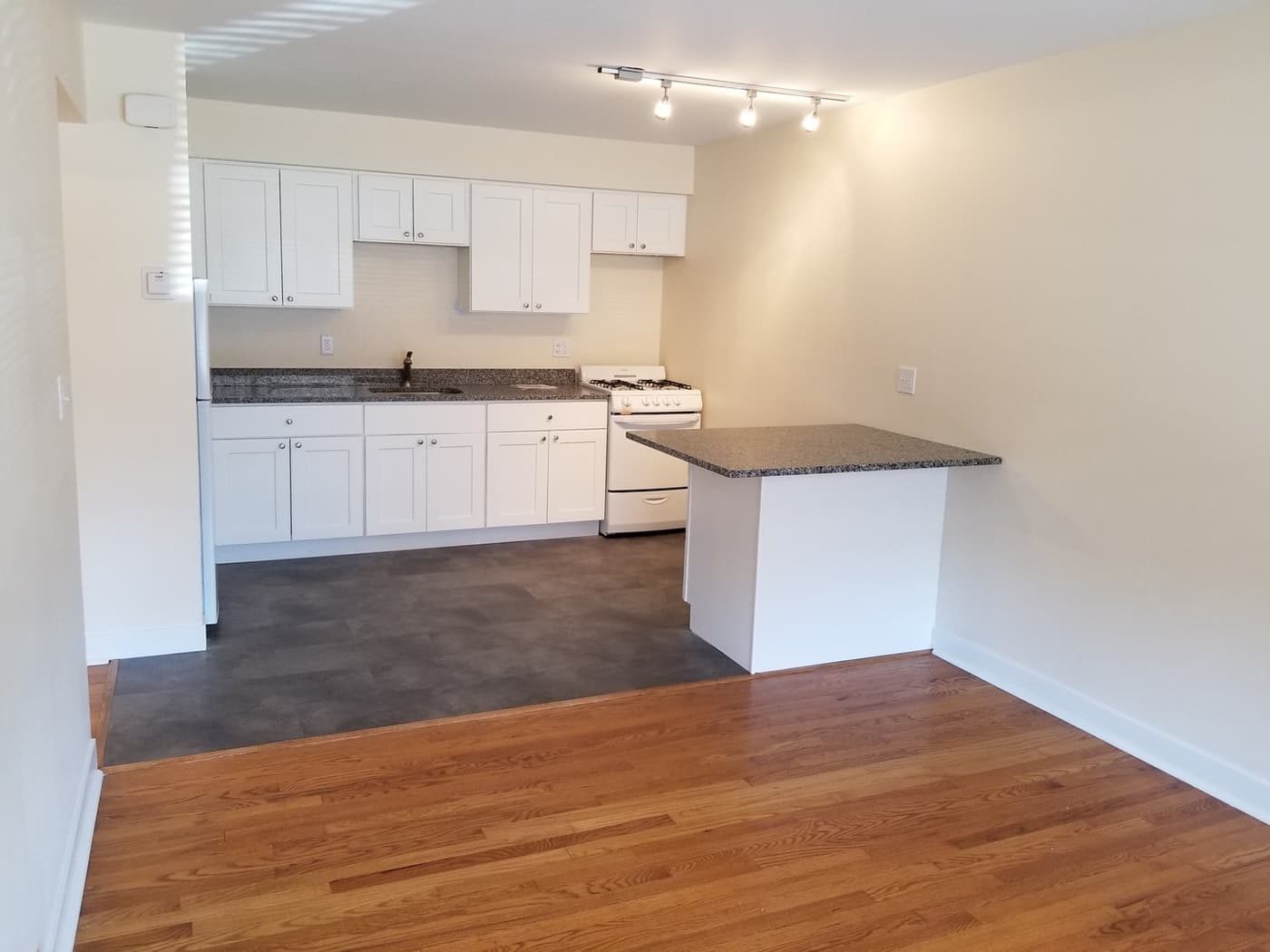 1441 Franklin - Apartment - 8