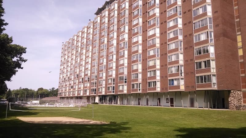 Milwaukee County apartments for rent - Property image - 6260 S. Lake Dr, Cudahy - Lakeshore Tower - 1