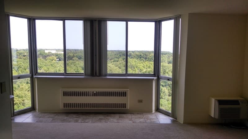 6260 S. Lake Dr, Cudahy - Lakeshore Tower - Apartment - 18
