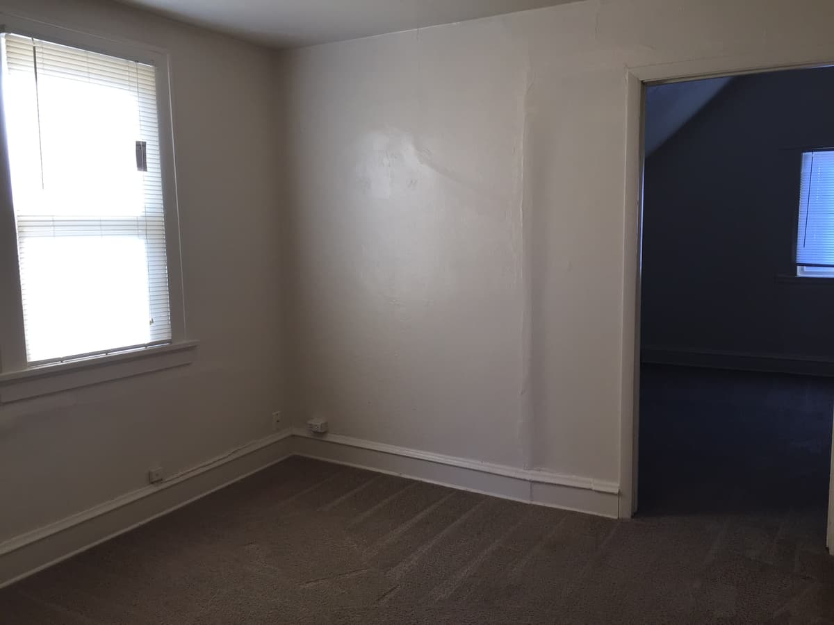2426 S 35th St, Milwaukee, WI 53215 - Apartment - 7
