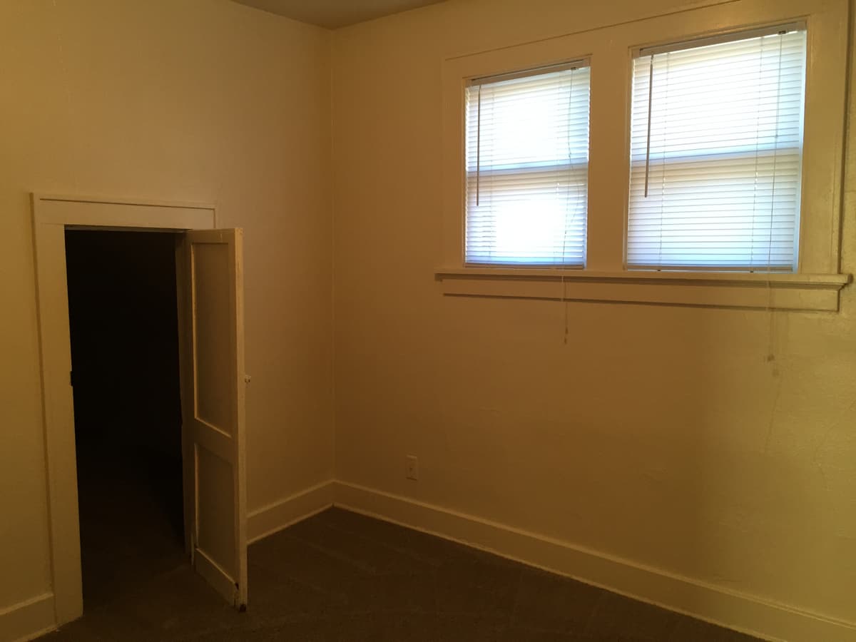 2426 S 35th St, Milwaukee, WI 53215 - Apartment - 6