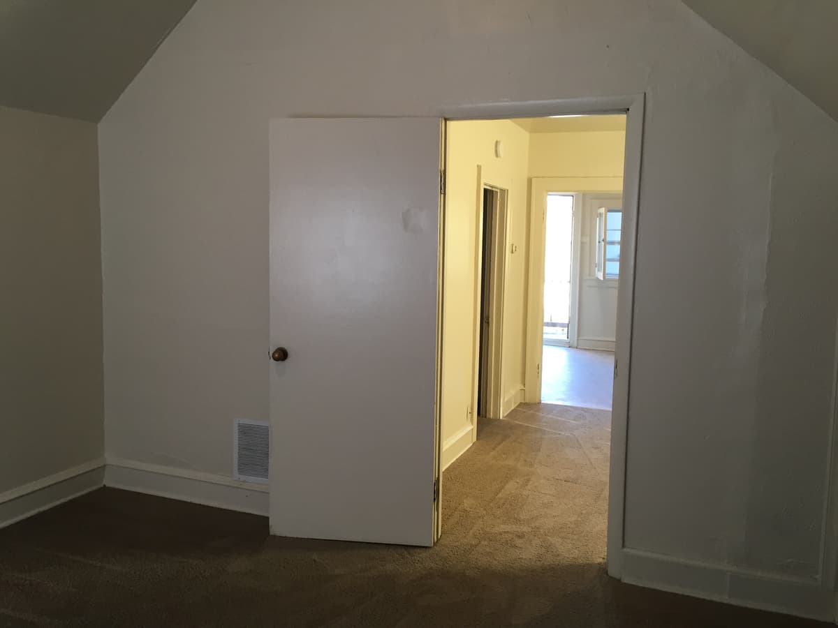 2426 S 35th St, Milwaukee, WI 53215 - Apartment - 3