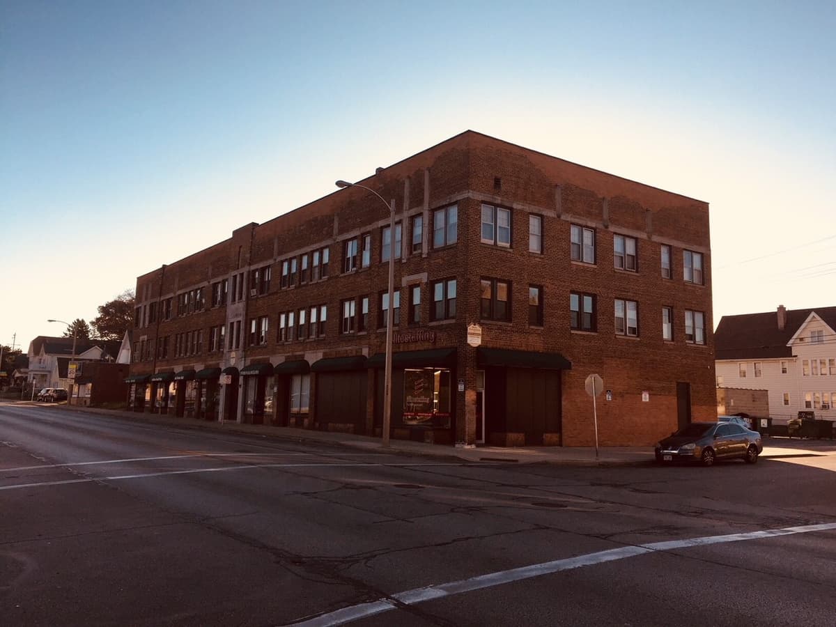 Milwaukee County apartments for rent - image - lincoln_1.jpg
