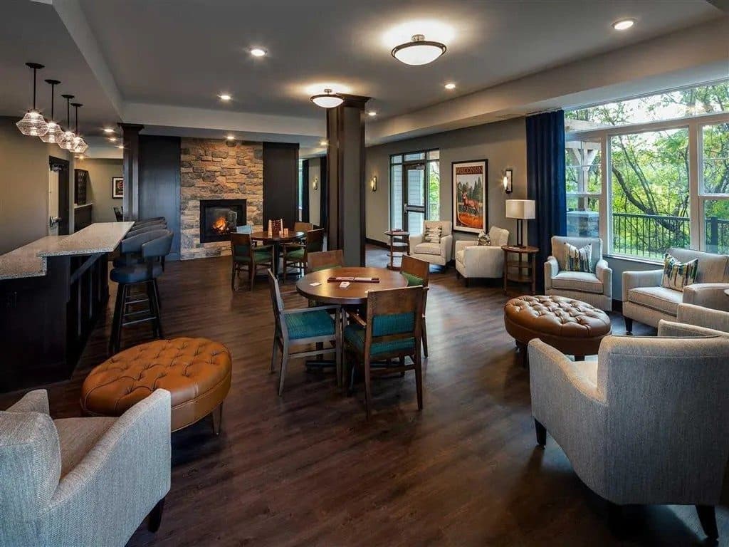 Oaks of Shorewood Apartments - Apartment - 10