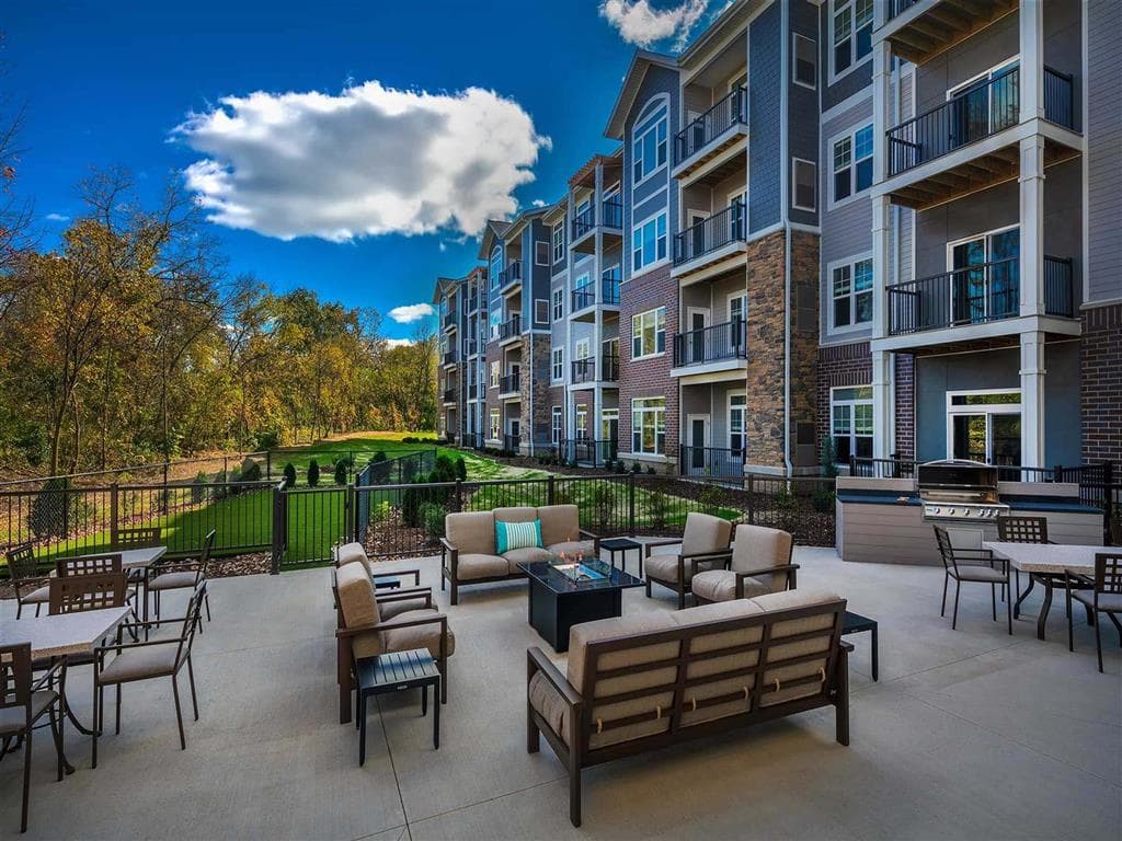 Milwaukee County apartments for rent - Property image - Oaks of Shorewood Apartments - 2
