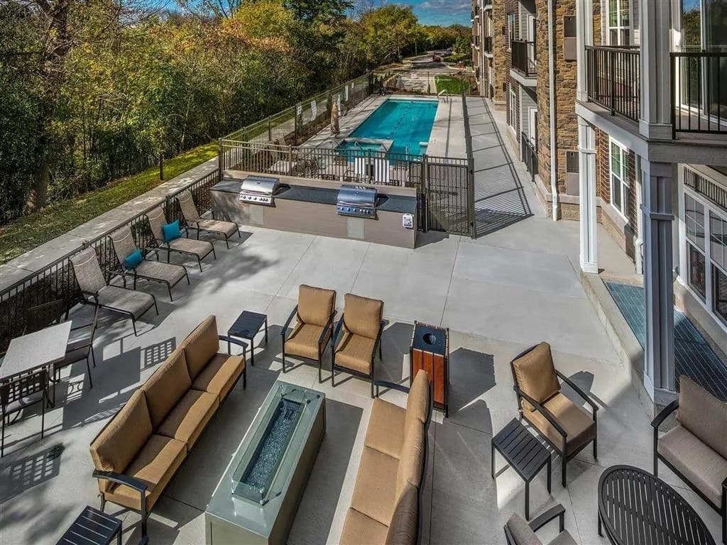 Milwaukee County apartments for rent - Property image - Oaks of Shorewood Apartments - 3